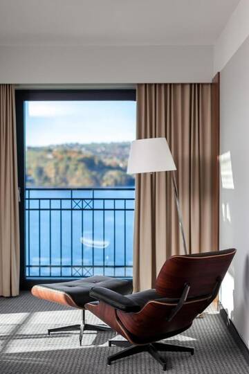 Фото номера Суперлюкс с видом на озеро Отель Heron Live Hotel Marina &amp; SPA г. Грудек-над-Дунайцем 2
