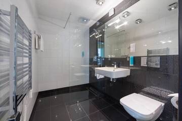 Фото номера Улучшенный люкс Комплексы для отдыха с коттеджами/бунгало Lemon Resort Spa г. Грудек-над-Дунайцем 2